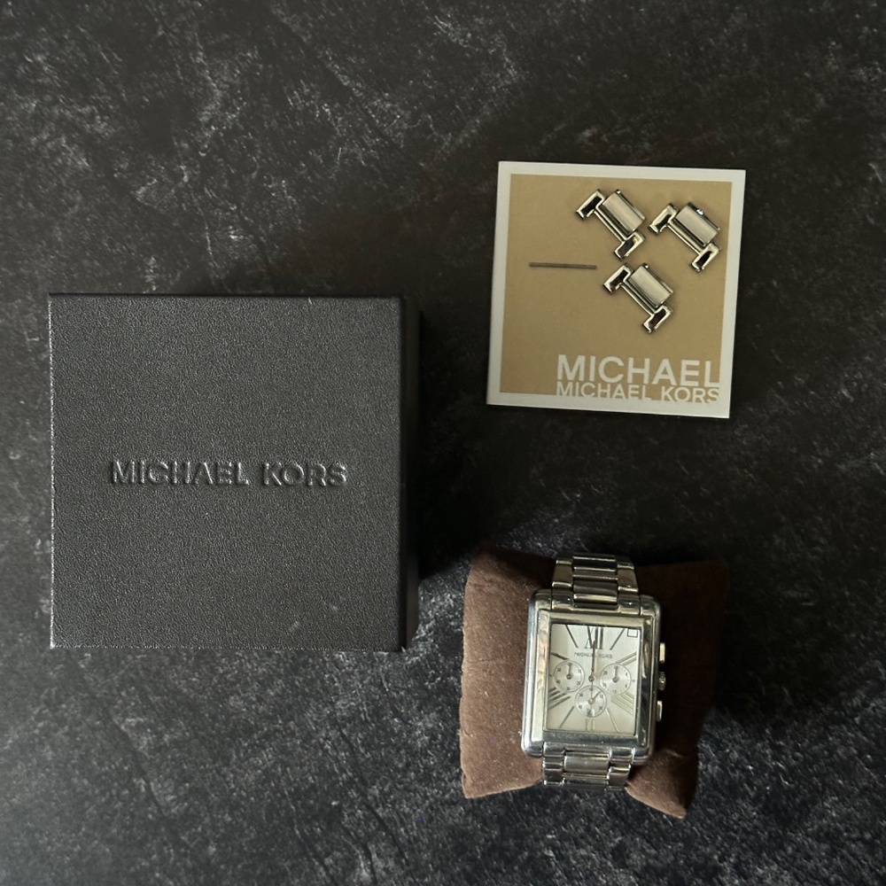 Michael Kor Bradley Slim Silver Watch EUC - Picture 4 of 4